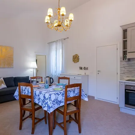 The Golden Hour Apartment Apartment Quercianella